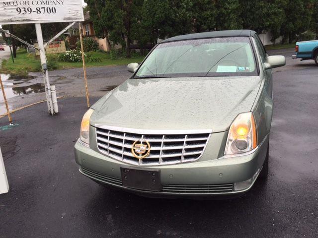 2006 Cadillac DTS Roadster Edition with Gold Accents!