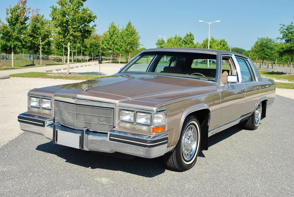 1985 Cadillac Fleetwood Brougham D’elegance