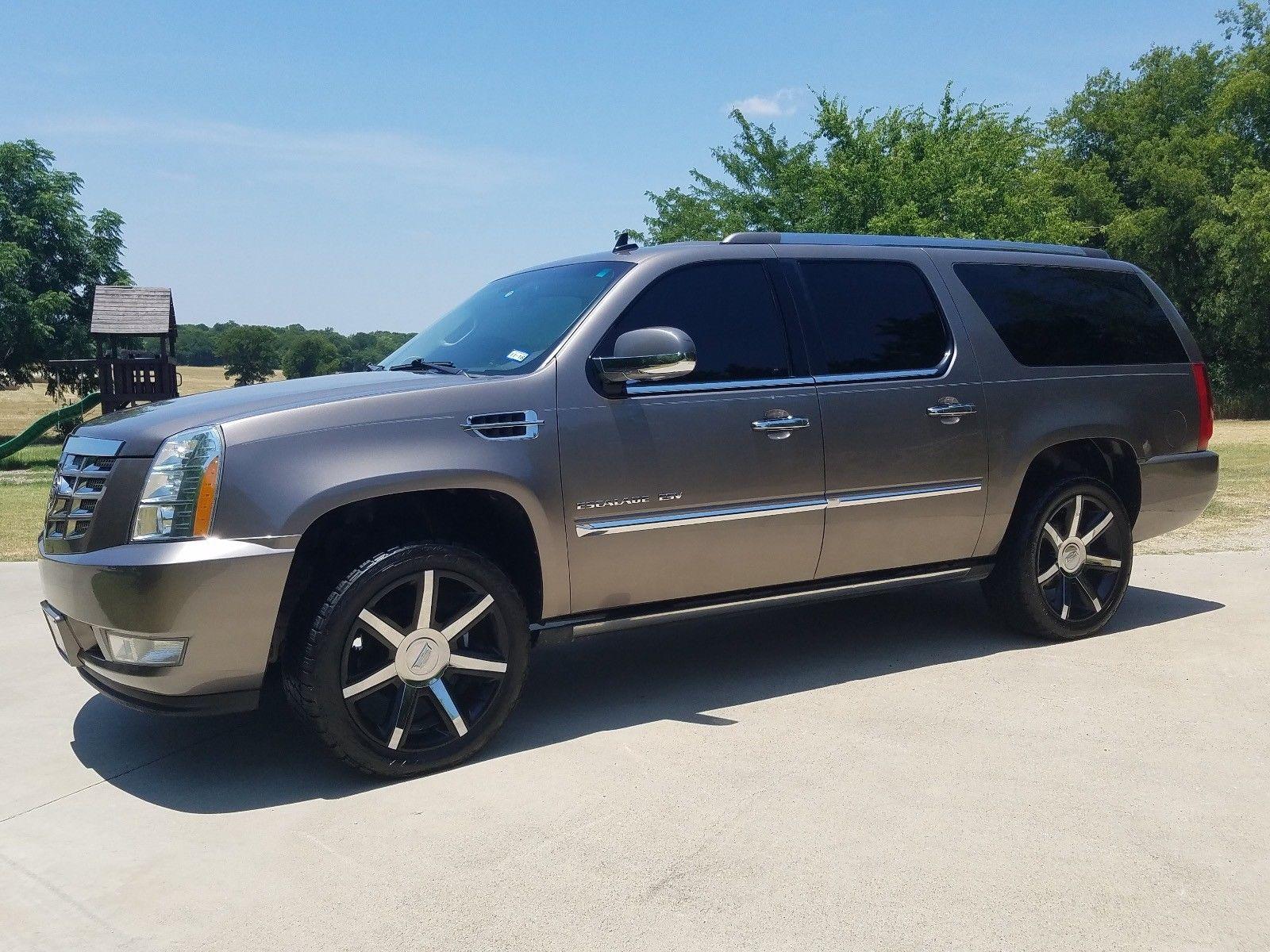 2011 Cadillac Escalade Premium in GREAT CONDITION for sale