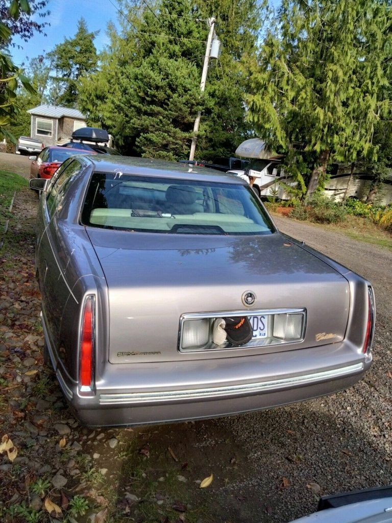 1998 Cadillac DeVille Sedan