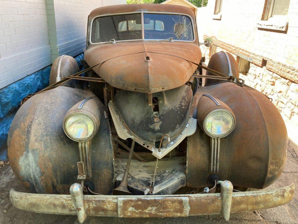 1938 Cadillac Series 60 Fleetwood Mostly complete, or use as a parts