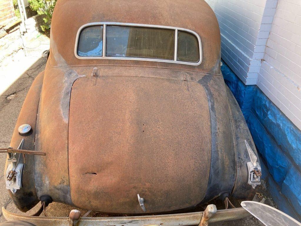 1938 Cadillac Series 60 Fleetwood Mostly complete, or use as a parts
