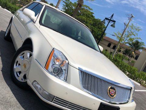 2008 Cadillac DTS &#8211; Vogue Edition 17K Miles Like New for sale