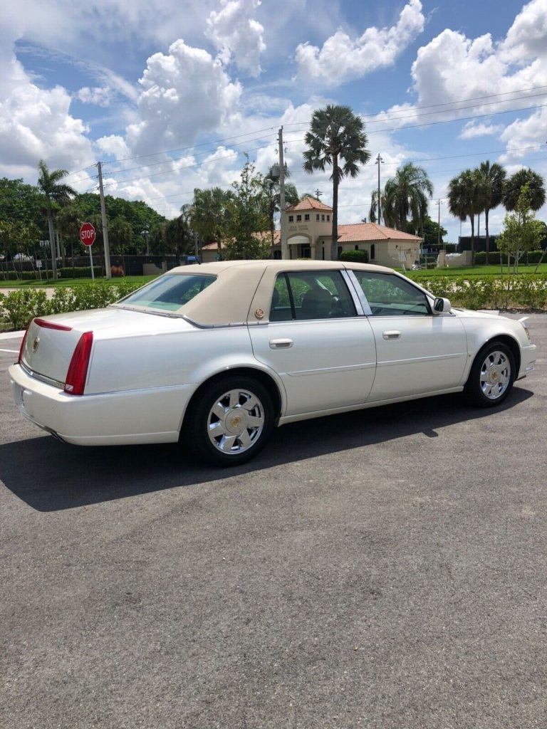 2008 Cadillac DTS – Vogue Edition 17K Miles Like New