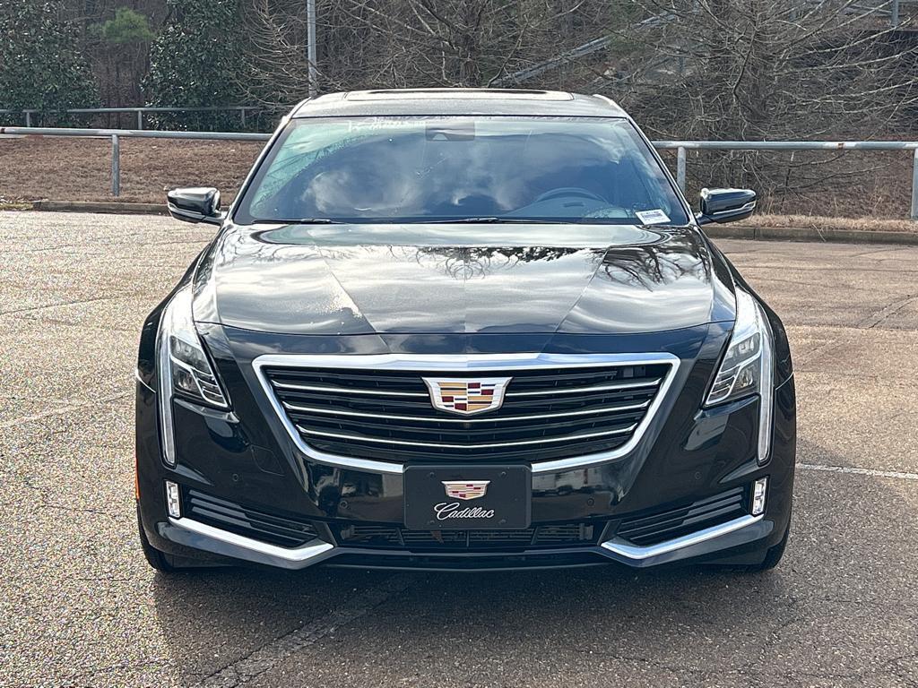 2016 Cadillac Luxury