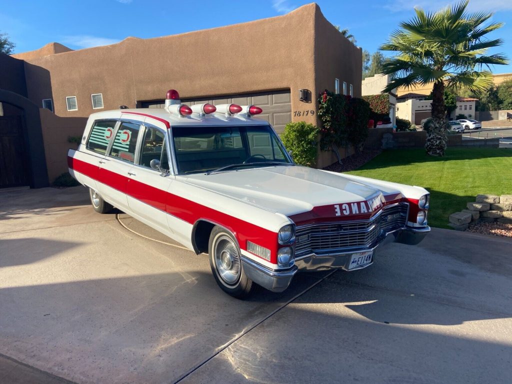 1966 Cadillac Ambulance, working lights and sirens