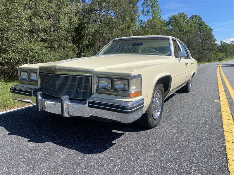 1984 Cadillac Sedan de Ville