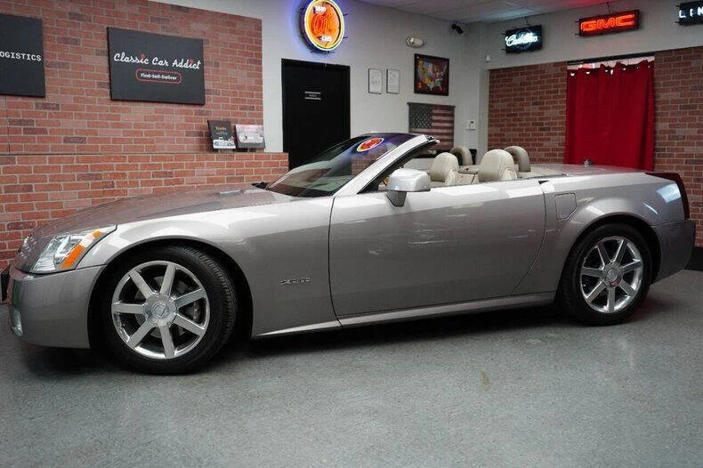 2004 Cadillac XLR Roadster