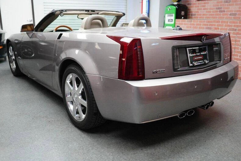 2004 Cadillac XLR Roadster