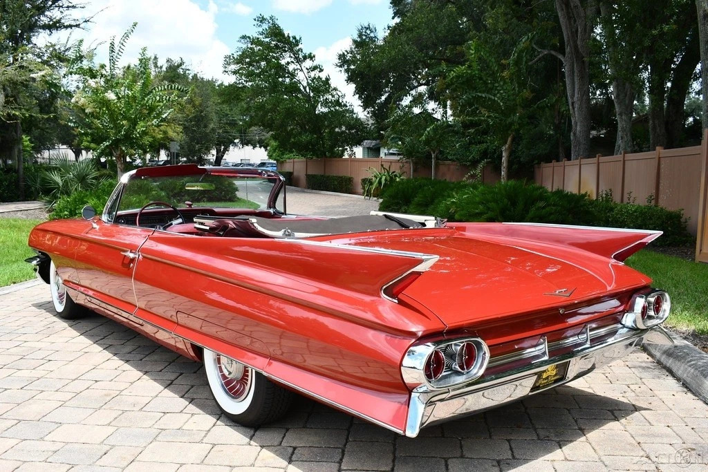 Simply Stunning Restored 1961 Cadillac Deville Convertible 390 v-8 Loaded a/c !!