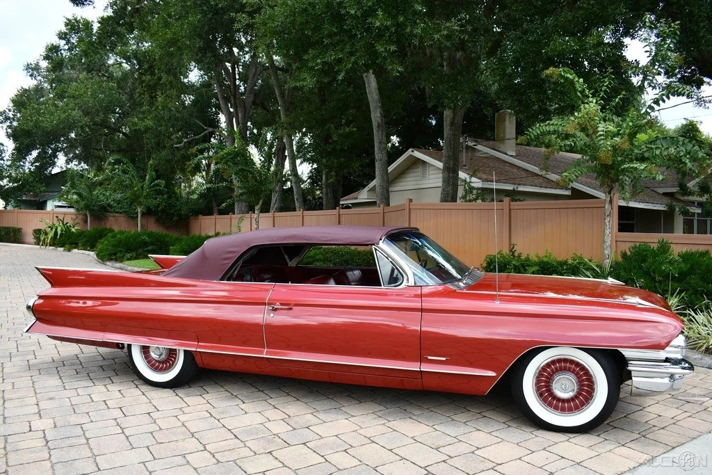 Simply Stunning Restored 1961 Cadillac Deville Convertible 390 v-8 Loaded a/c !!