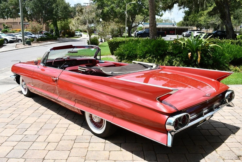 Simply Stunning Restored 1961 Cadillac Deville Convertible 390 v-8 Loaded a/c !!
