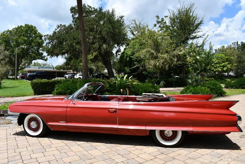 Simply Stunning Restored 1961 Cadillac Deville Convertible 390 v-8 Loaded a/c !!